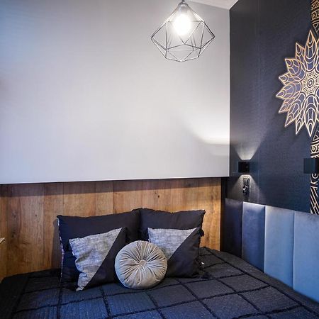 Apartament Z Jacuzzi W Centrum Sanoka Extérieur photo